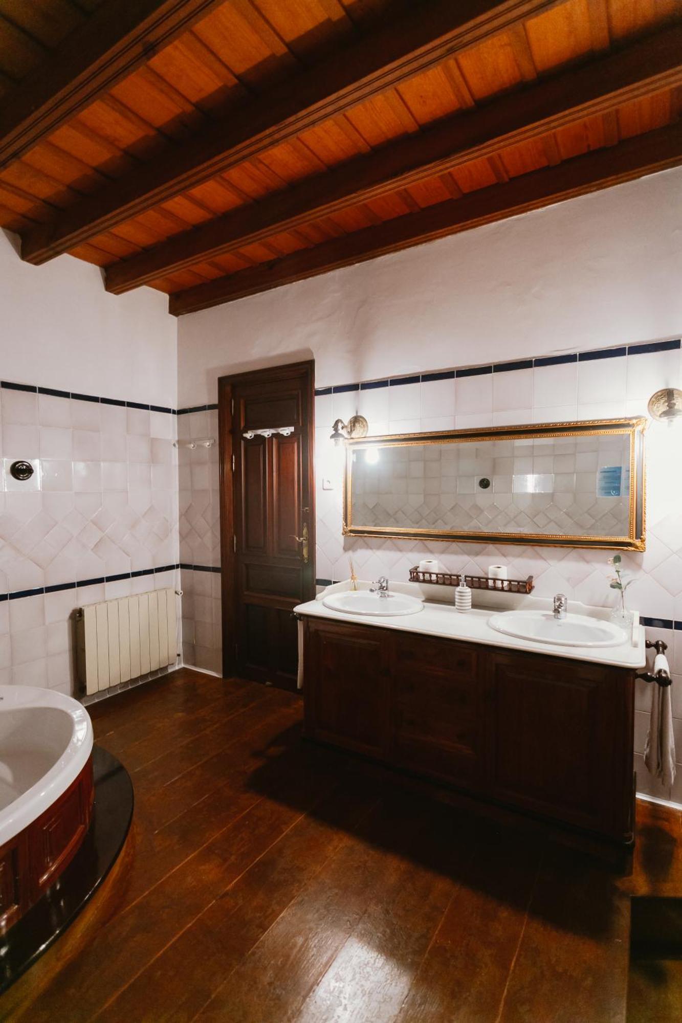 Komodo Casa Maravillas Rooms Sevilla Buitenkant foto