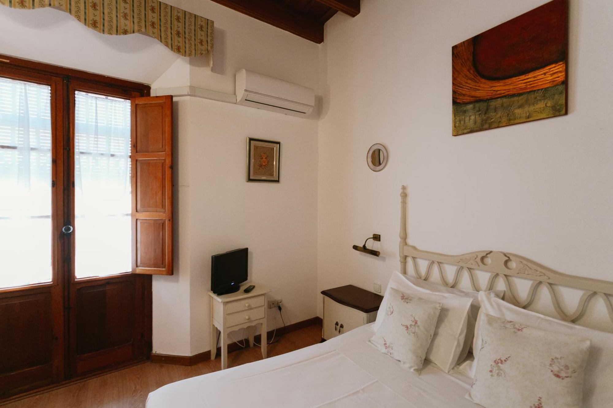 Komodo Casa Maravillas Rooms Sevilla Buitenkant foto