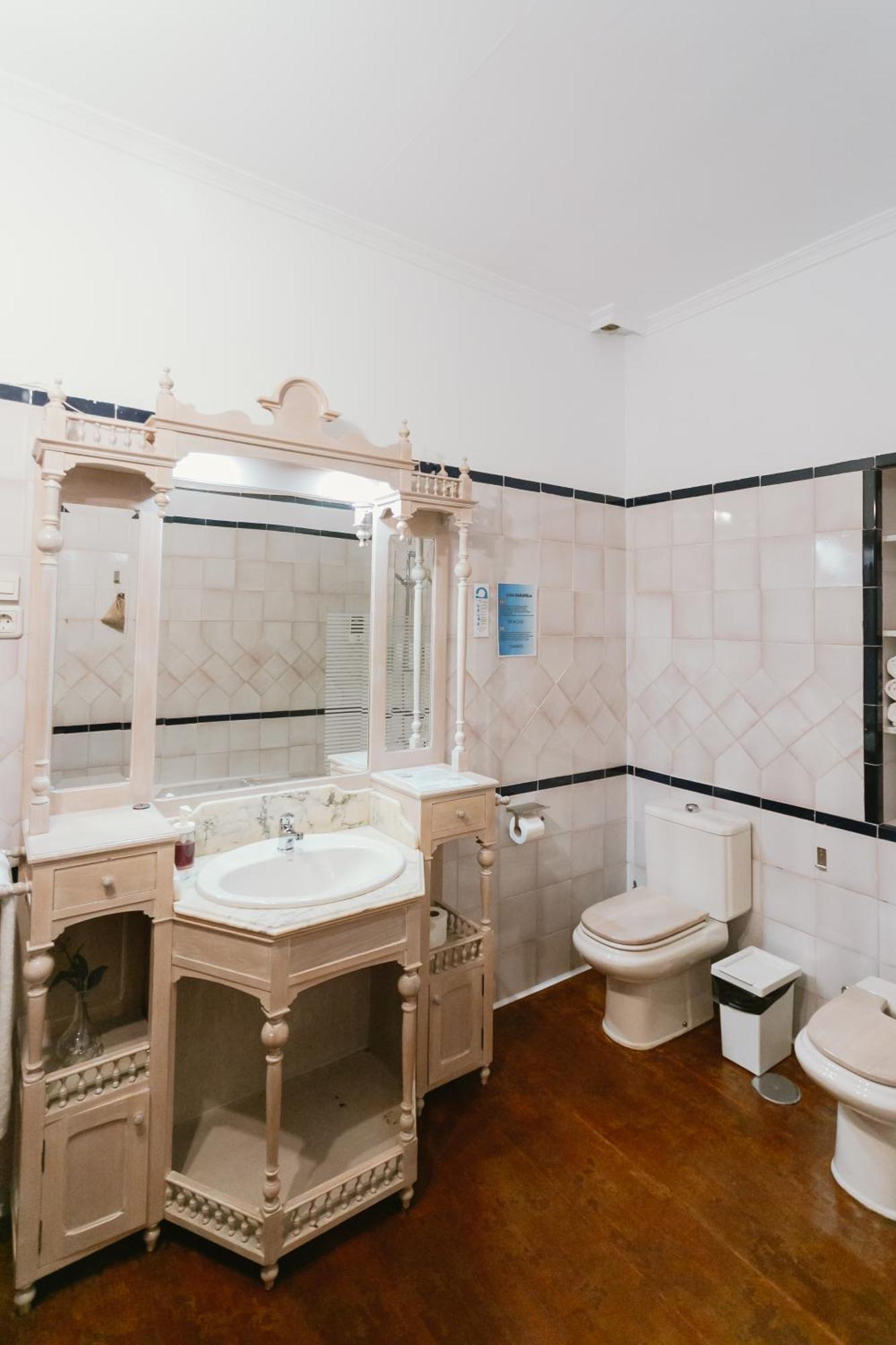 Komodo Casa Maravillas Rooms Sevilla Buitenkant foto