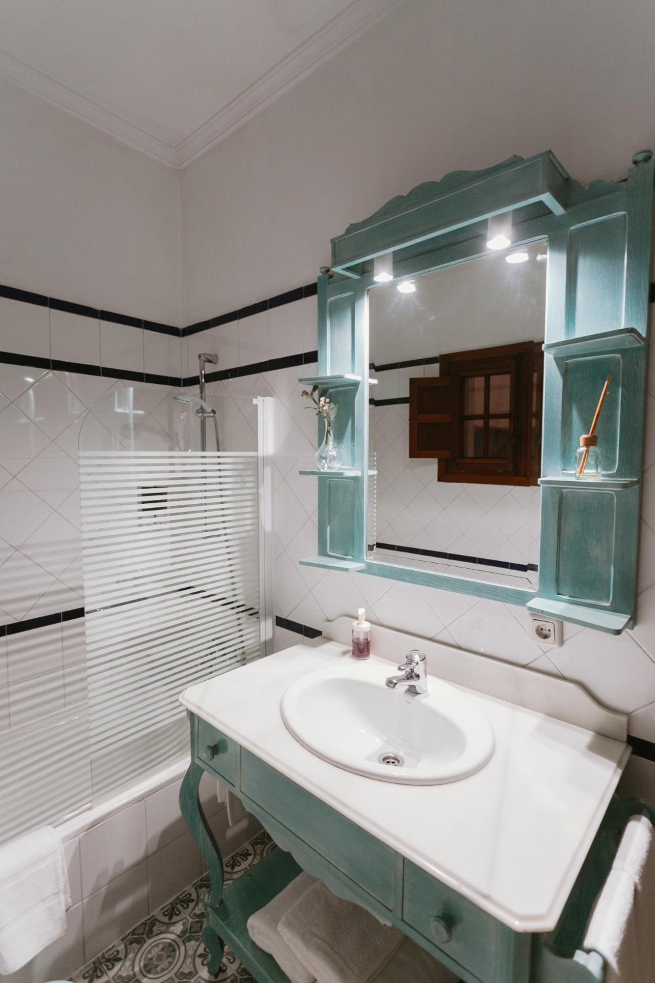 Komodo Casa Maravillas Rooms Sevilla Buitenkant foto